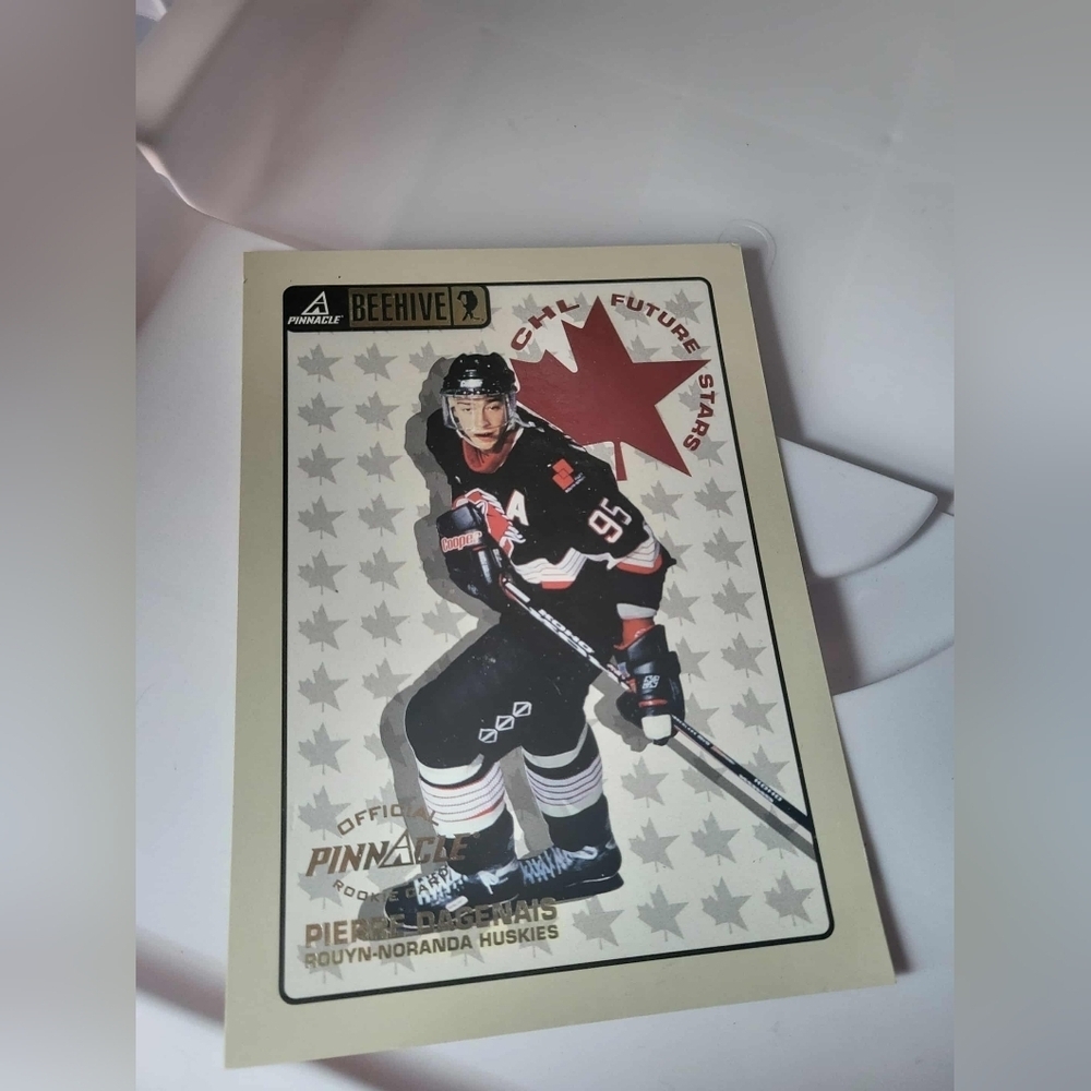 Vintage 90s Pinnacle Beehive Pierre Dagenais CHL Future Stars 5x7 card #74